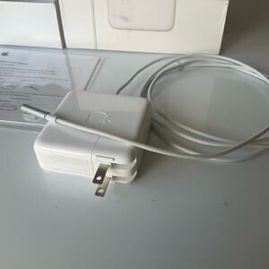 Apple 60W MagSafe Power Adapter 13.3-inch MacBook and 13-inch MacBook Pro
